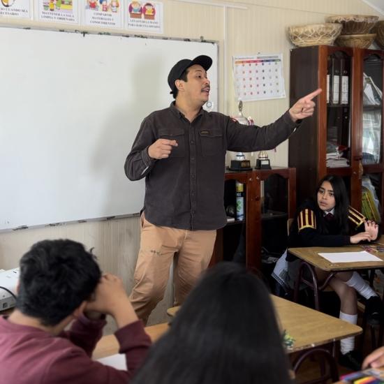 Niñeces de Lautaro exploran la conexión familiar con la música mapuche en mediación artística