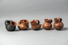 Obra Kiñeke metawe, vasijas ceremoniales mapuche obra ganadora del Sello Artesanía Indígena 2021 de la artesana mapuche Gloria Huenchuleo Chicahual Obra Kiñeke metawe, vasijas ceremoniales mapuche obra ganadora del Sello Artesanía Indígena 2021 de la artesana mapuche Gloria Huenchuleo Chicahual