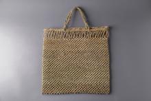 Obra Pilwa (wilal) fina tradicional de la artesana María Luisa Marican Queupán del pueblo Mapuche Obra Pilwa (wilal) fina tradicional de la artesana María Luisa Marican Queupán del pueblo Mapuche